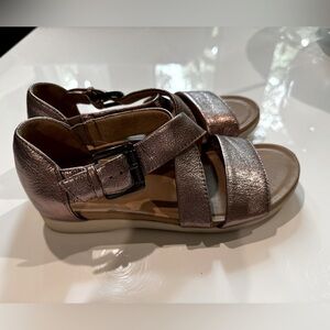 Naturalizer sandal pink metallic size 4.5